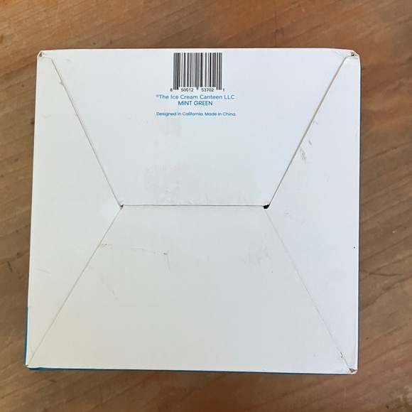 Pint size ice cream cooler Halo Top light green Container new in box - Picture 15 of 16